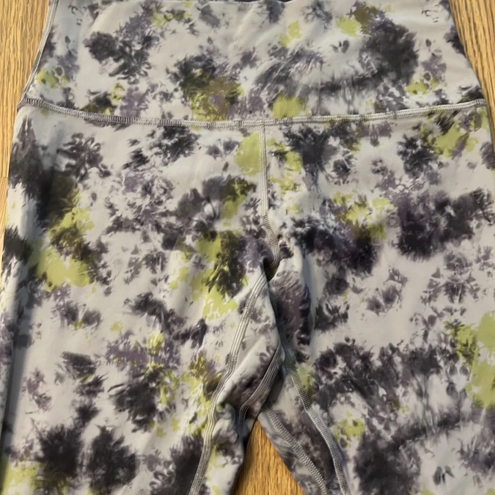 Lululemon full length legging - Picture 2 of 4